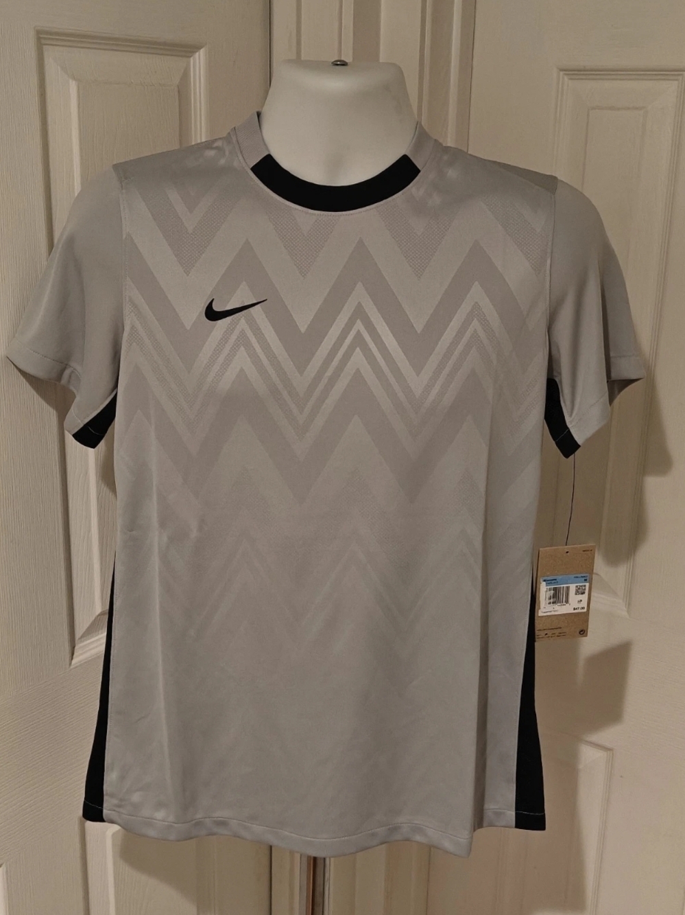 Nike Women's Dri-FIT Challenge V Jersey - Grey NWT Active Tee Size M FD7425-012